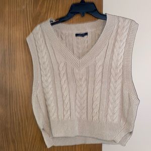 Love tree cropped sweater vest medium camel/tan